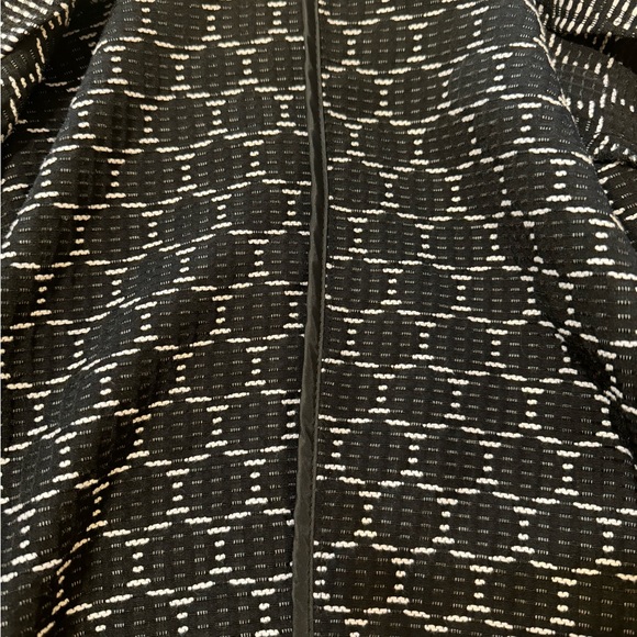 Peck & Peck Black and White Geometric Pattern Front Tie 3/4 Sleeve Jacket NWT - Picture 10 of 10